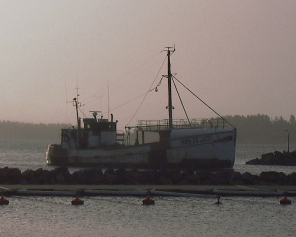 M/S Hispano en tidig morgon i mars.